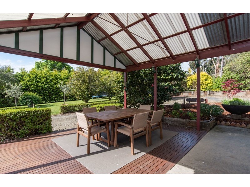 20 Bailey Grove, Wandin North VIC 3139