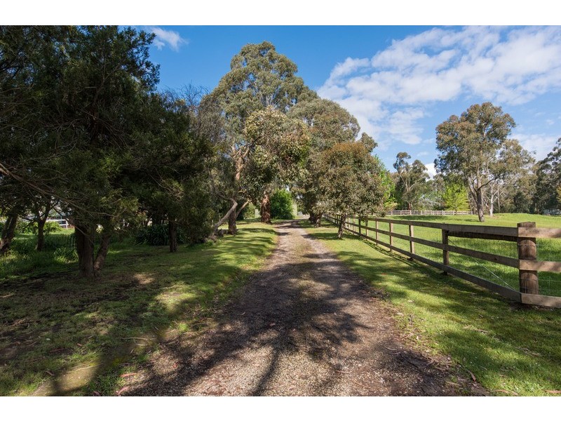 20 Bailey Grove, Wandin North VIC 3139