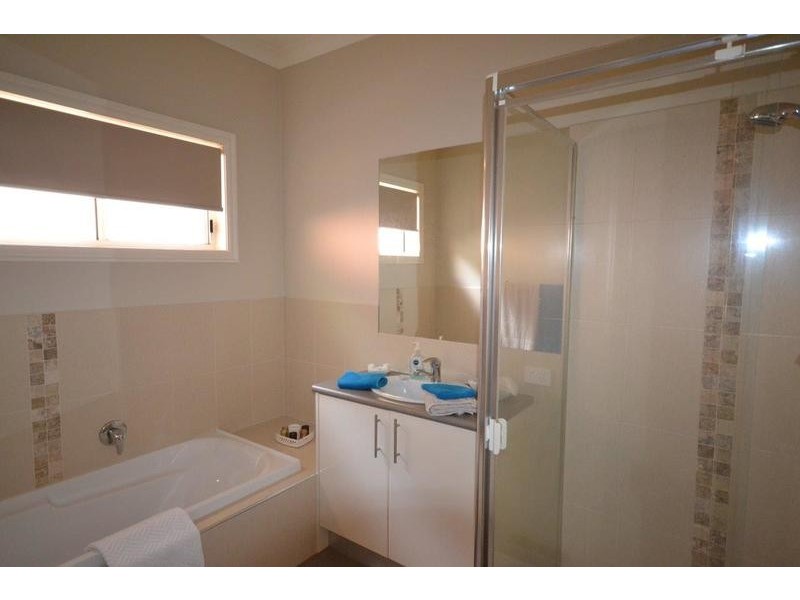 8 Balmoral Street, Kilsyth VIC 3137