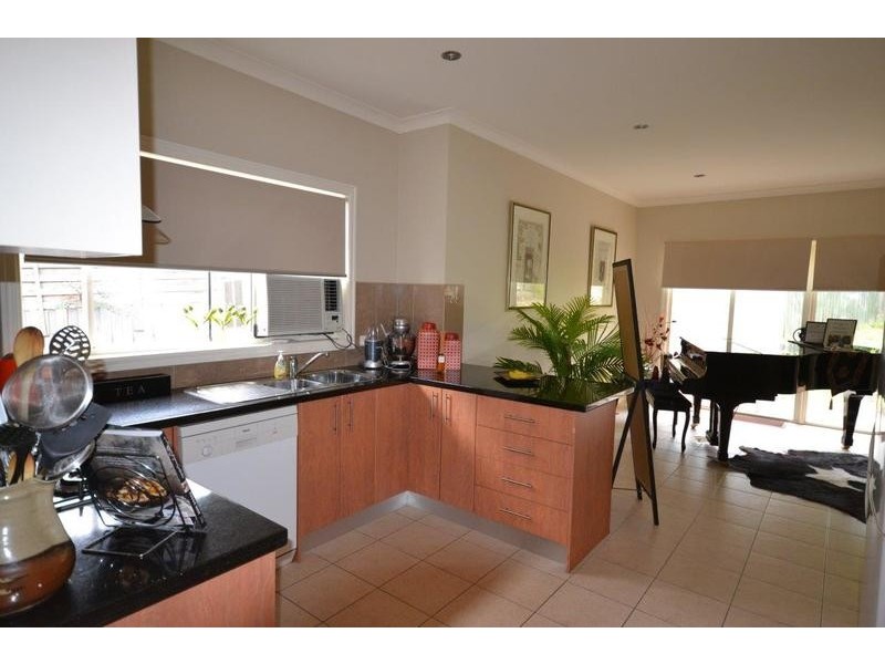 8 Balmoral Street, Kilsyth VIC 3137