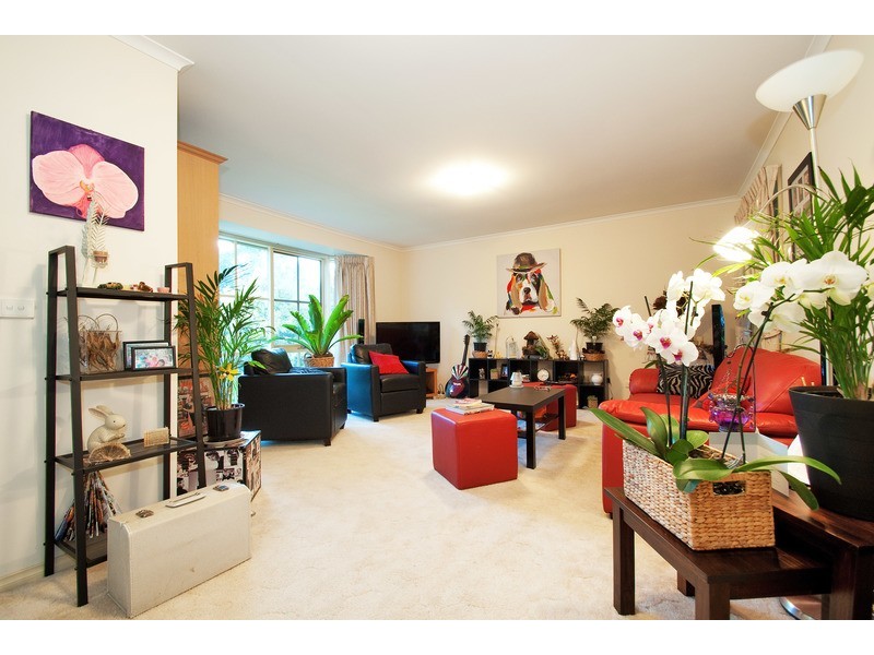 16 Kirkford Drive, Mooroolbark VIC 3138