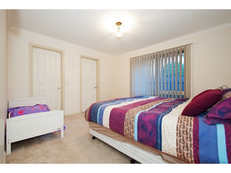 16 Kirkford Drive, Mooroolbark VIC 3138