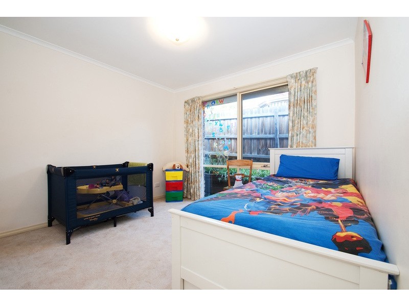 16 Kirkford Drive, Mooroolbark VIC 3138