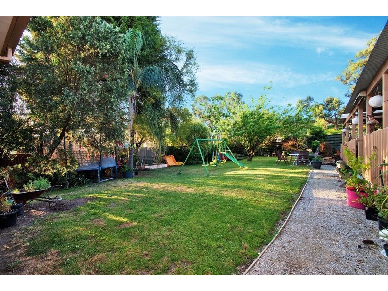 16 Kirkford Drive, Mooroolbark VIC 3138