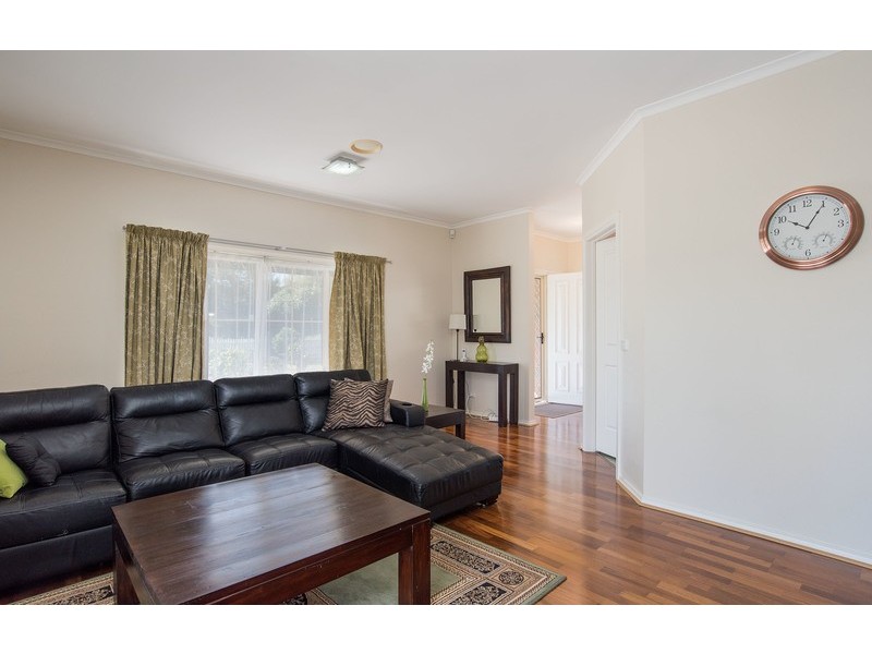 1 Hyde Park Walk, Mooroolbark VIC 3138