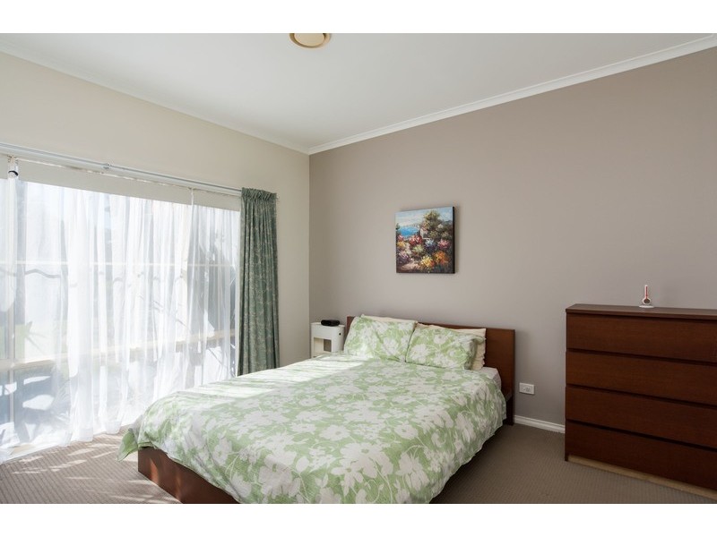 1 Hyde Park Walk, Mooroolbark VIC 3138