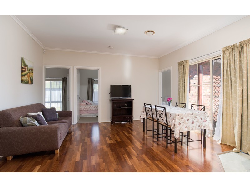 1 Hyde Park Walk, Mooroolbark VIC 3138