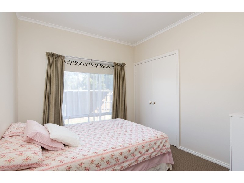 1 Hyde Park Walk, Mooroolbark VIC 3138