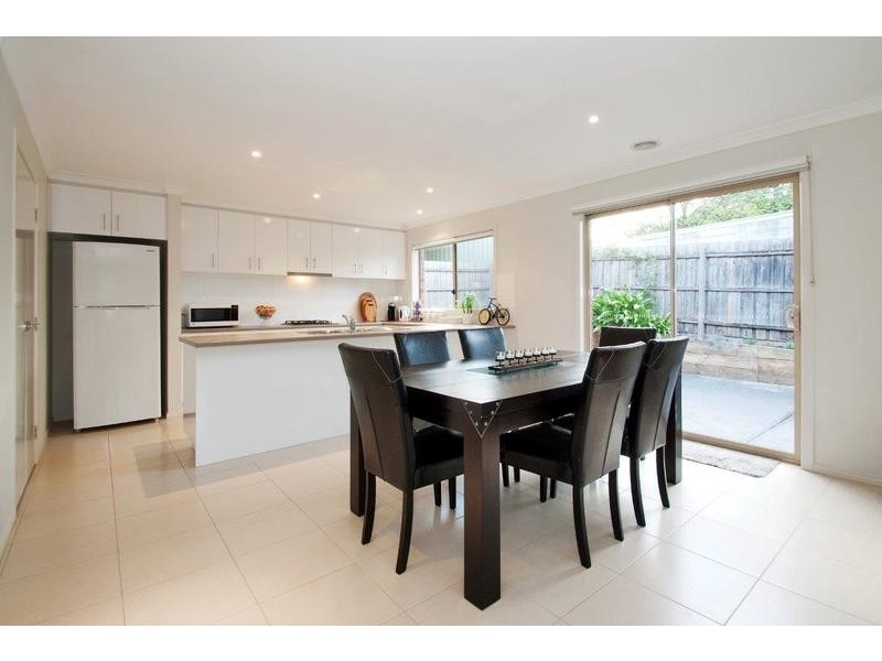 4 Summit Court, Mooroolbark VIC 3138