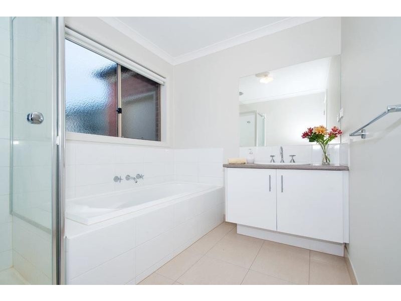 4 Summit Court, Mooroolbark VIC 3138