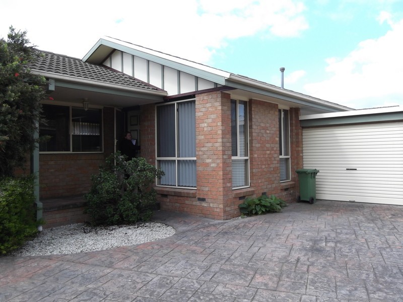 2/6 Mount View Parade, Mooroolbark VIC 3138