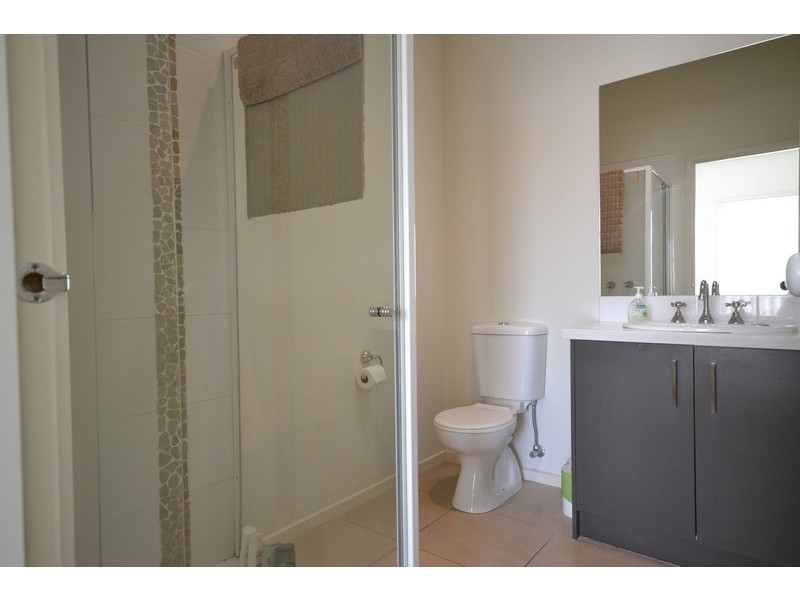 8/27 Canterbury Road, Montrose VIC 3765