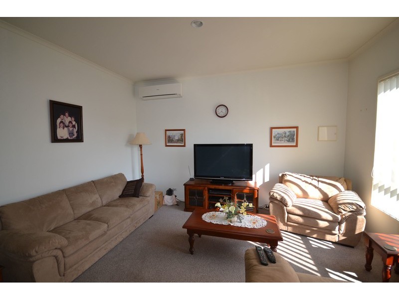 8/27 Canterbury Road, Montrose VIC 3765