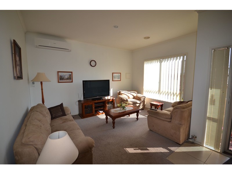 8/27 Canterbury Road, Montrose VIC 3765