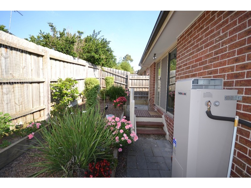 8/27 Canterbury Road, Montrose VIC 3765