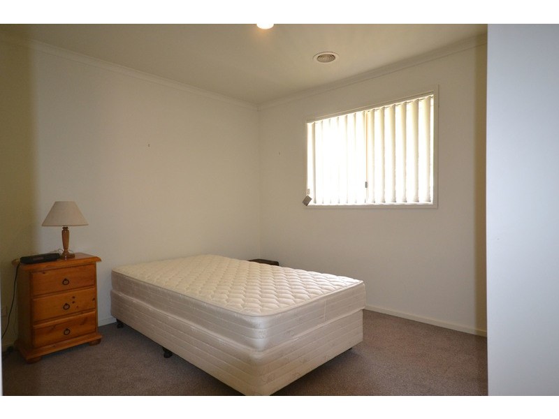 8/27 Canterbury Road, Montrose VIC 3765