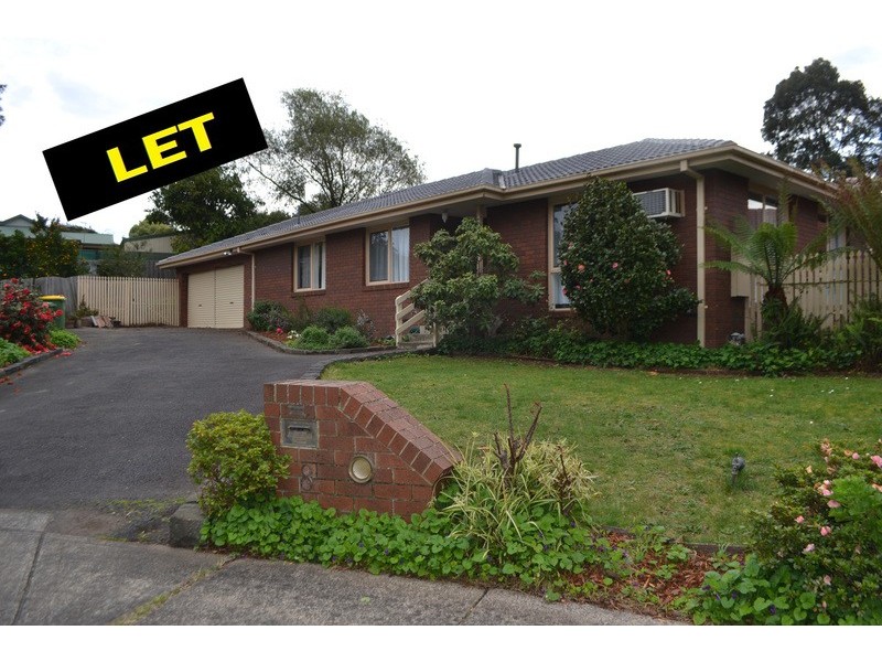 8 Dobell Place, Mooroolbark VIC 3138