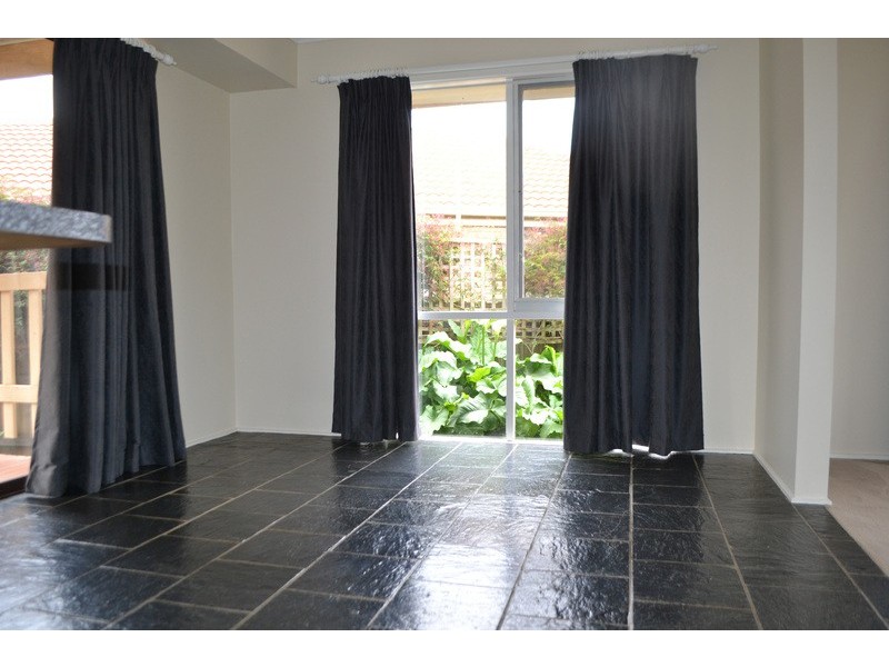 8 Dobell Place, Mooroolbark VIC 3138