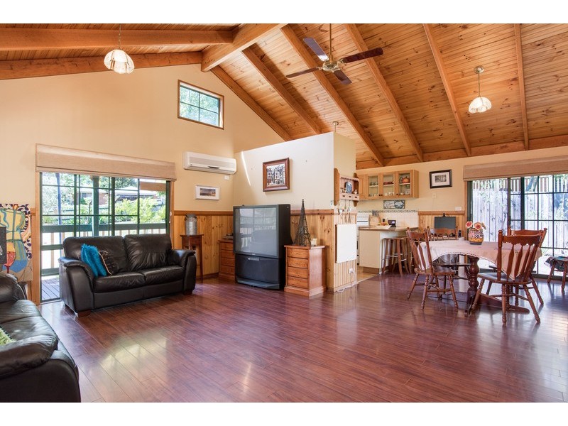 11 Belair Close, Seville VIC 3139