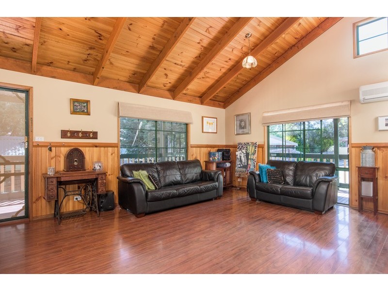 11 Belair Close, Seville VIC 3139