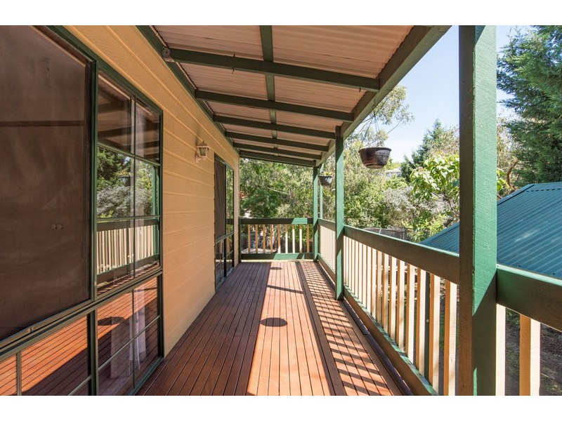 11 Belair Close, Seville VIC 3139