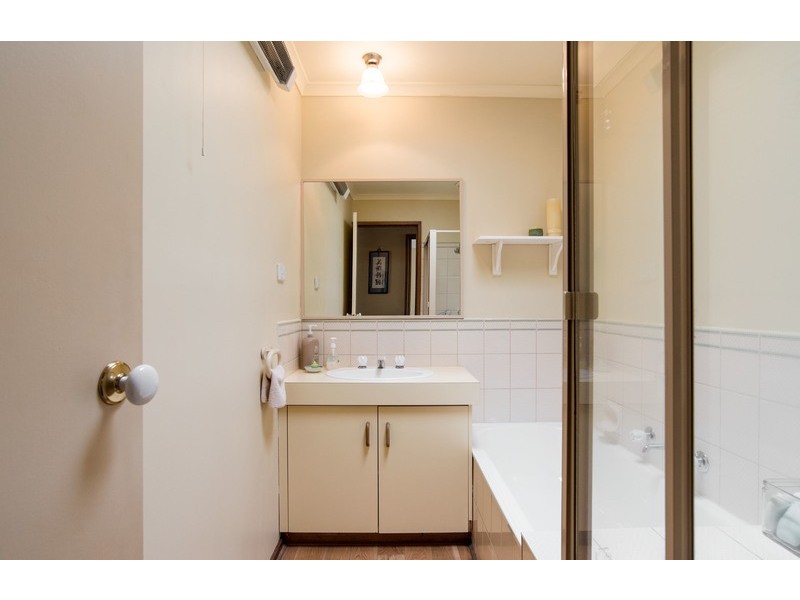 11 Belair Close, Seville VIC 3139