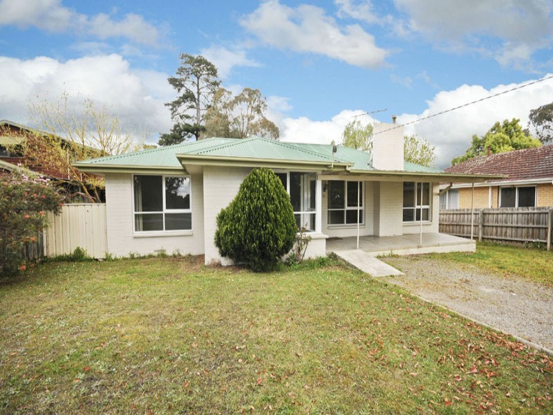 30 Cambridge Road, Mooroolbark VIC 3138