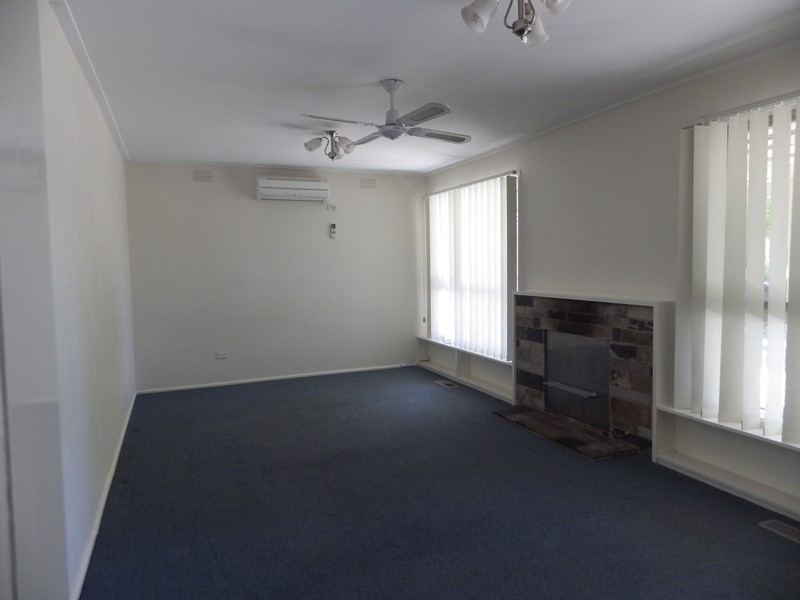 30 Cambridge Road, Mooroolbark VIC 3138