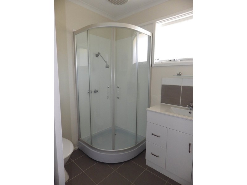 30 Cambridge Road, Mooroolbark VIC 3138