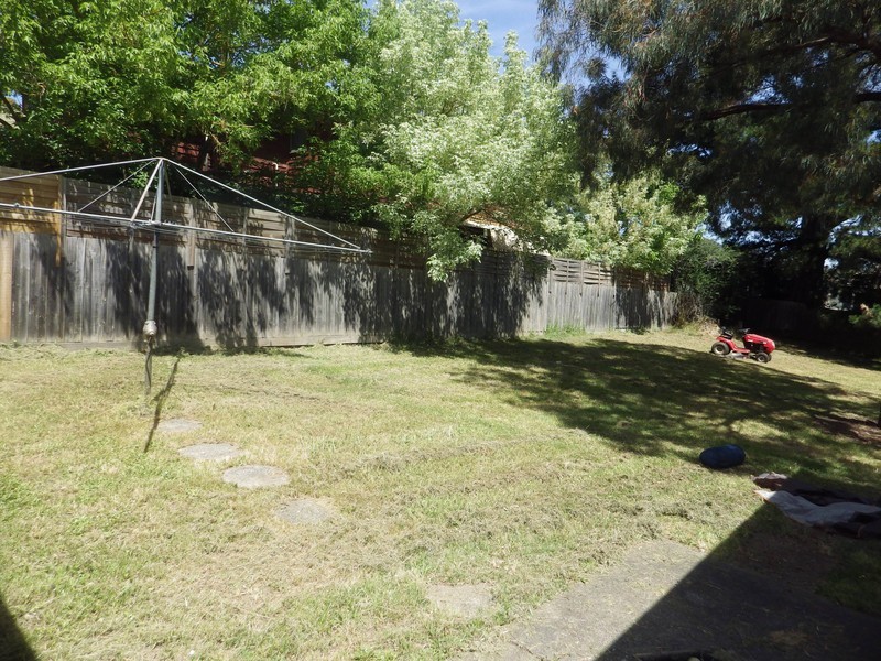 30 Cambridge Road, Mooroolbark VIC 3138