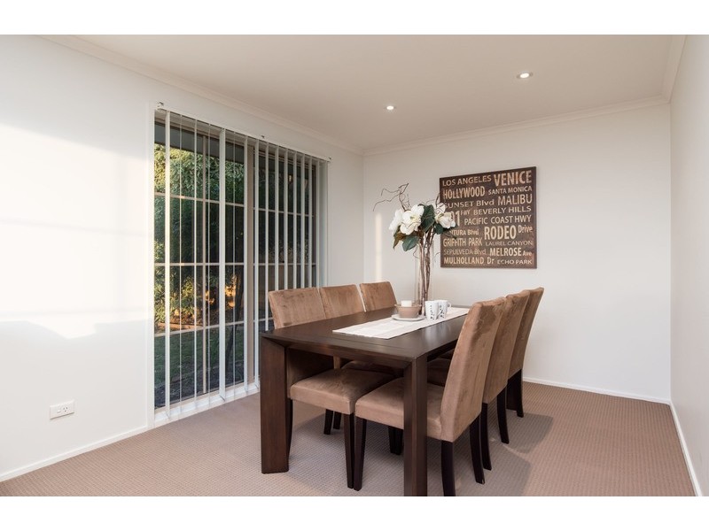 71 Zina Grove, Mooroolbark VIC 3138