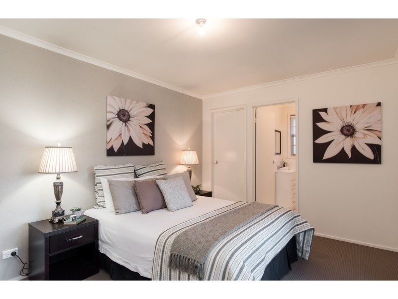 71 Zina Grove, Mooroolbark VIC 3138