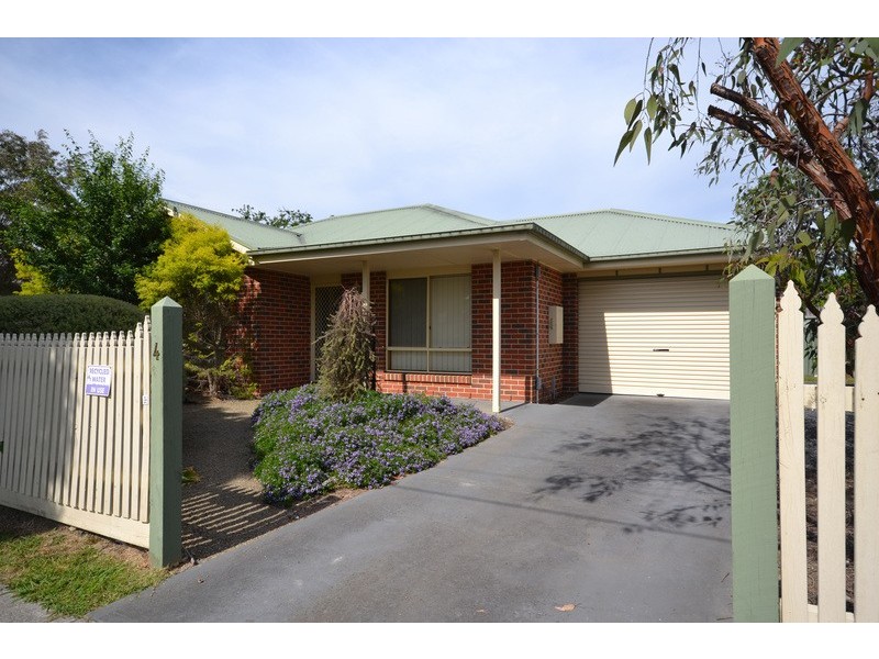 4 Morelle Court, Mooroolbark VIC 3138