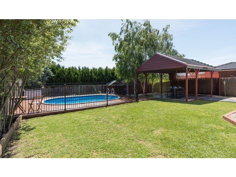 7 Freshfield Avenue, Mooroolbark VIC 3138