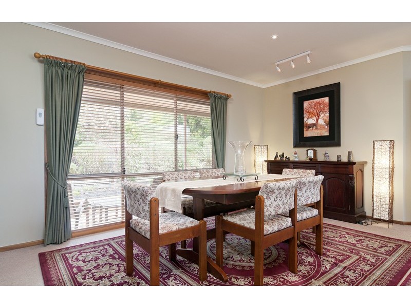 6 Chapman Court, Mooroolbark VIC 3138