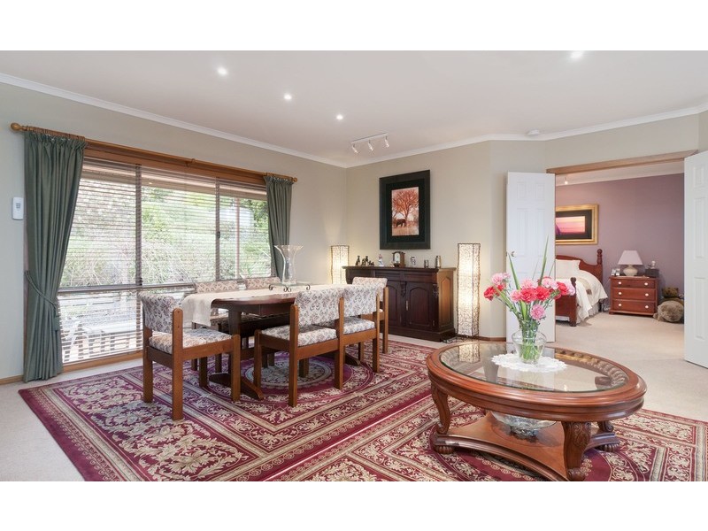 6 Chapman Court, Mooroolbark VIC 3138