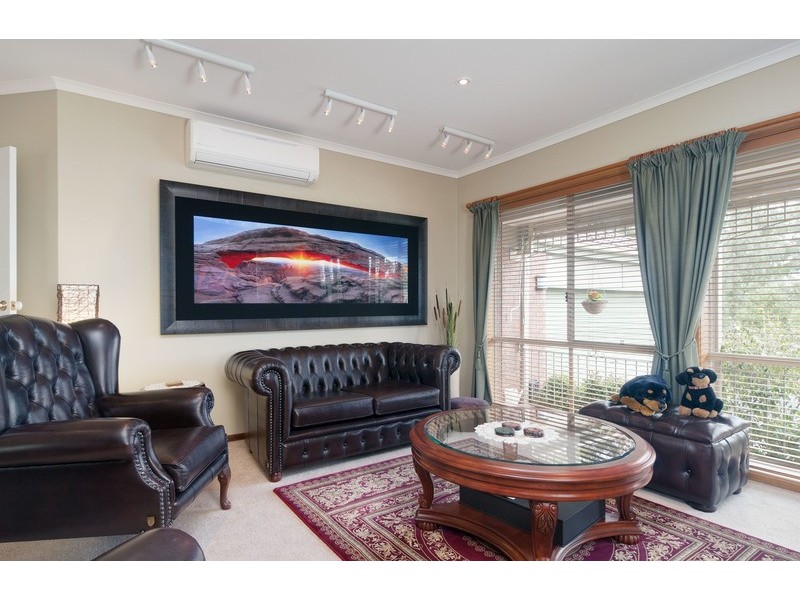 6 Chapman Court, Mooroolbark VIC 3138