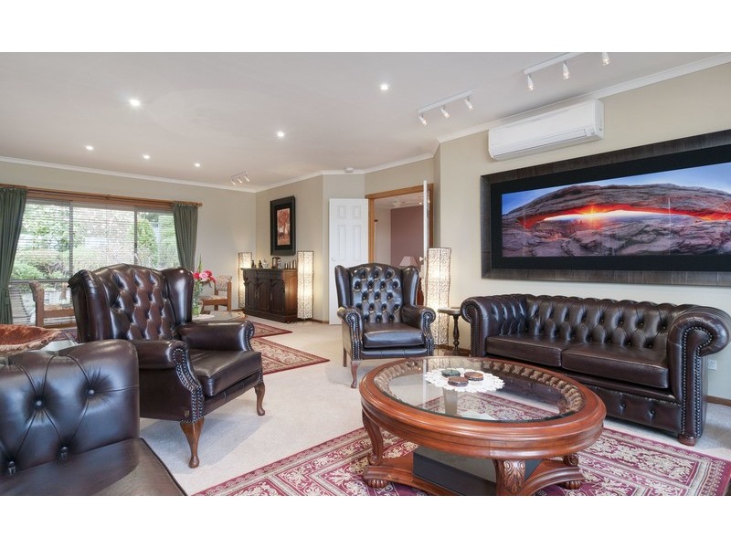 6 Chapman Court, Mooroolbark VIC 3138