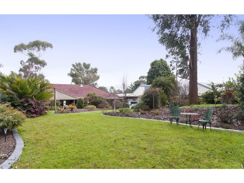 6 Chapman Court, Mooroolbark VIC 3138
