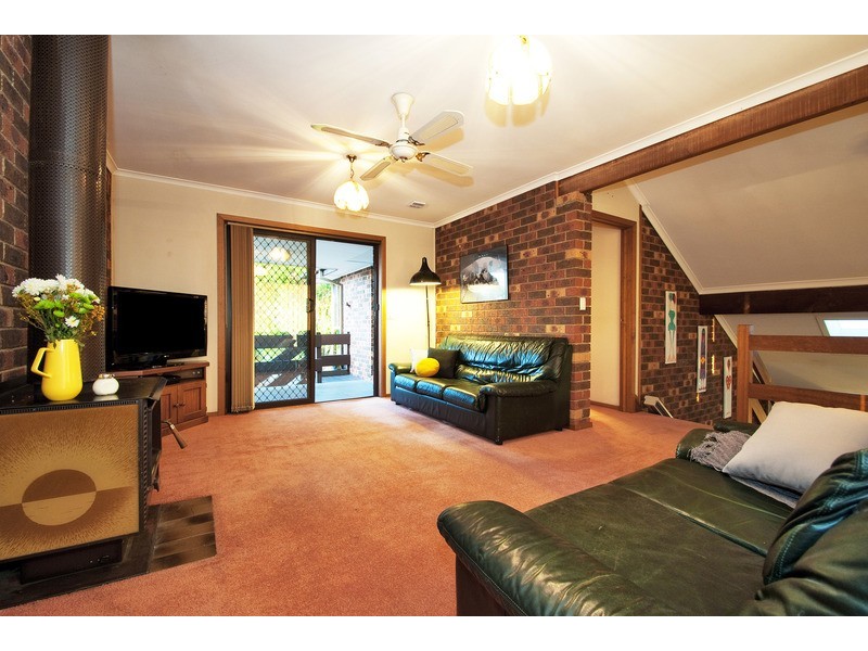 3 Chinook Crescent, Mooroolbark VIC 3138