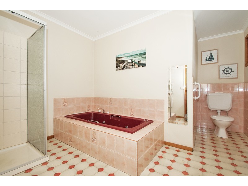 3 Chinook Crescent, Mooroolbark VIC 3138