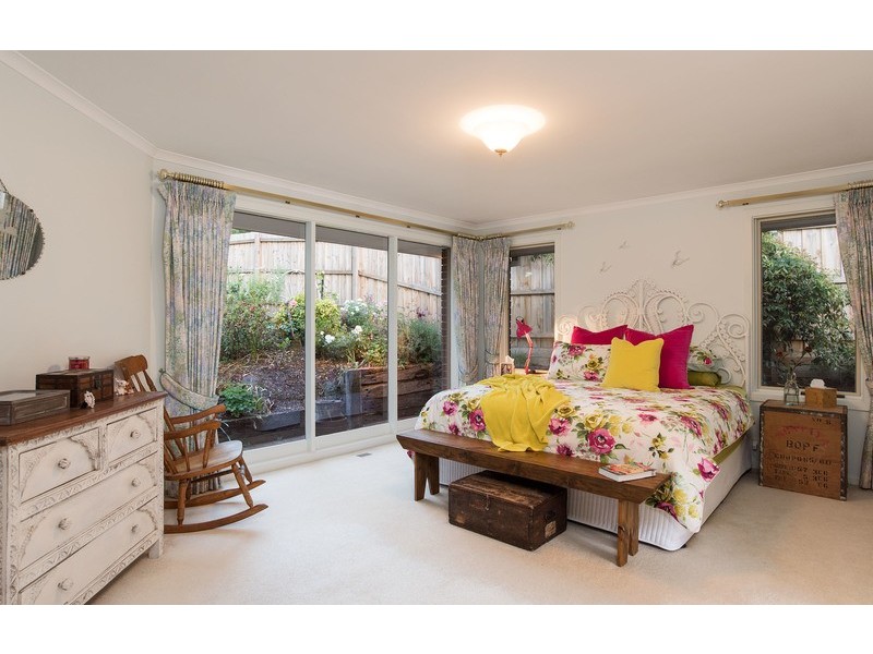 12 Karabeal Court, Montrose VIC 3765