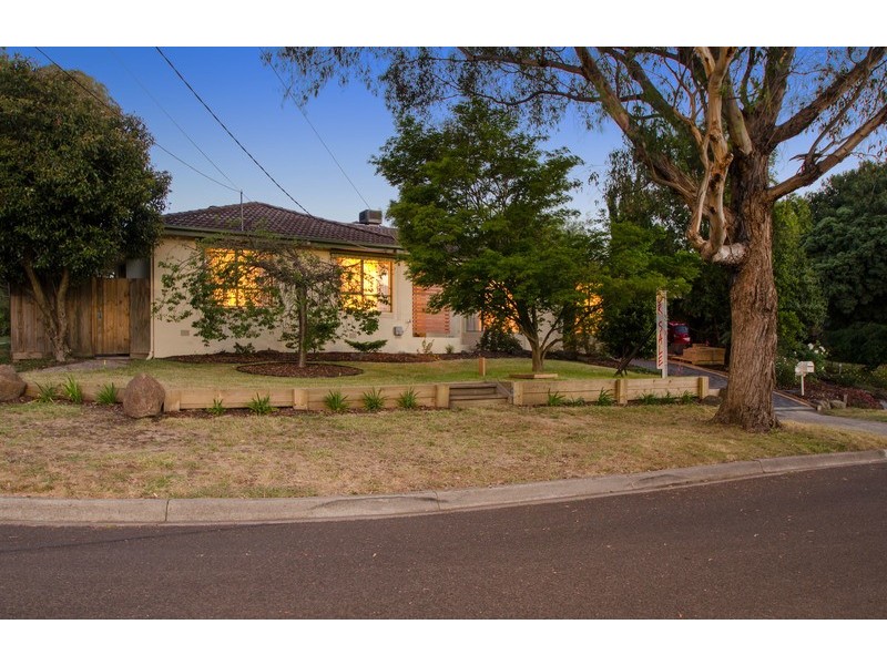 14 Blueberry Road, Mooroolbark VIC 3138