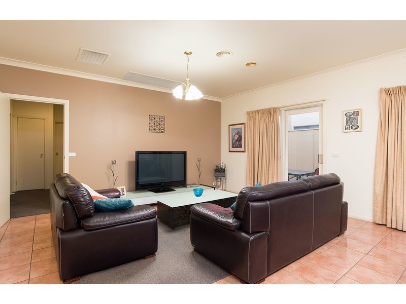 2/92 Oban Road, Ringwood North VIC 3134