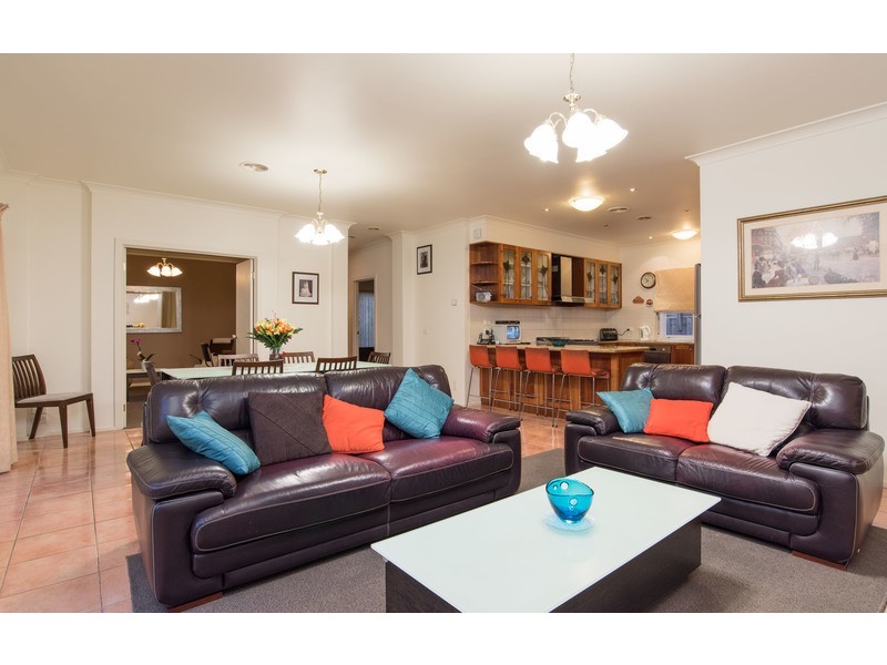 2/92 Oban Road, Ringwood North VIC 3134