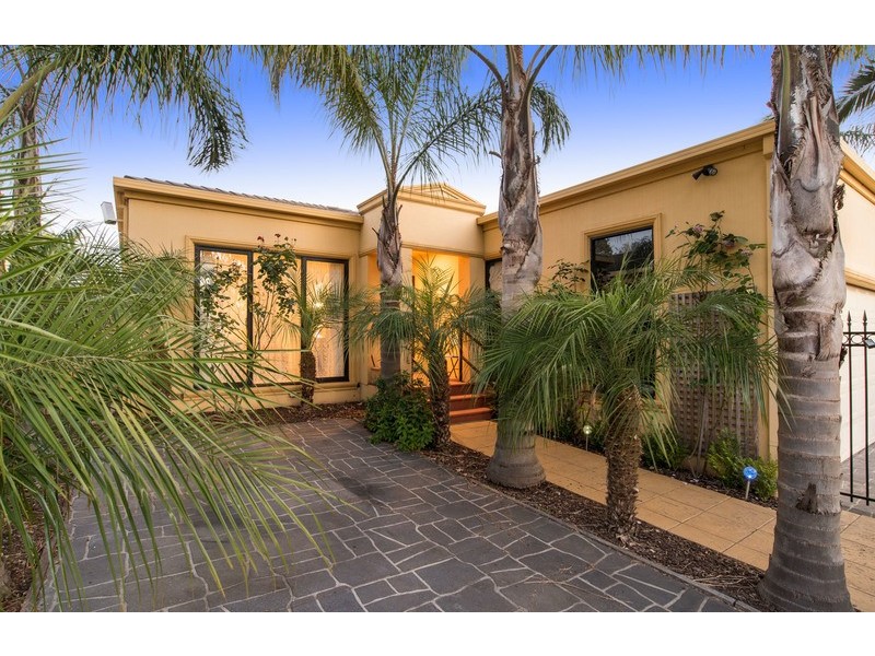 2/92 Oban Road, Ringwood North VIC 3134