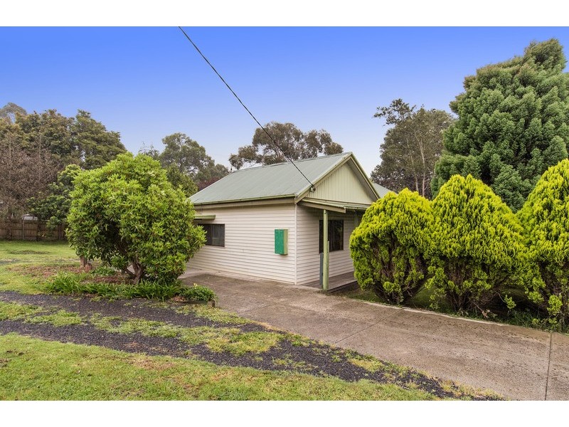 330 Warburton Highway, Wandin North VIC 3139