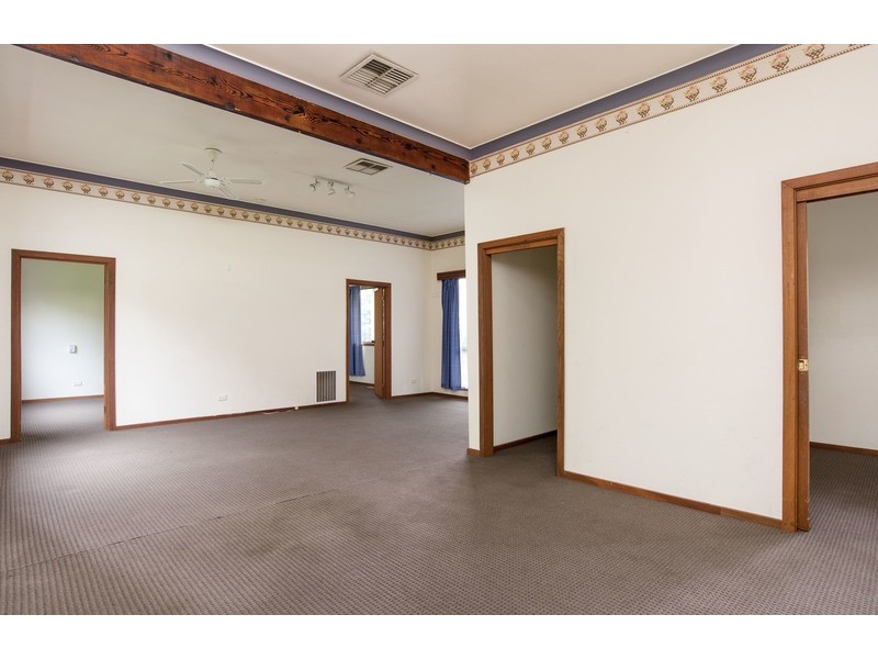 330 Warburton Highway, Wandin North VIC 3139