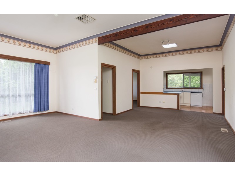 330 Warburton Highway, Wandin North VIC 3139