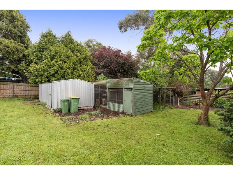 330 Warburton Highway, Wandin North VIC 3139